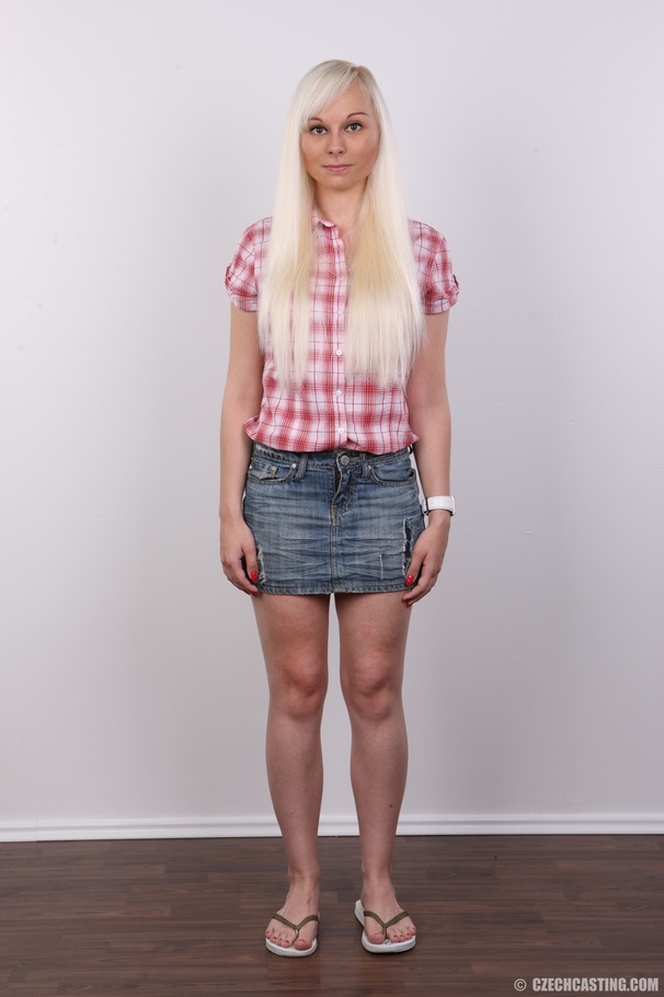 Young smiling blonde proud to show her sedu - XXX Dessert - Picture 2