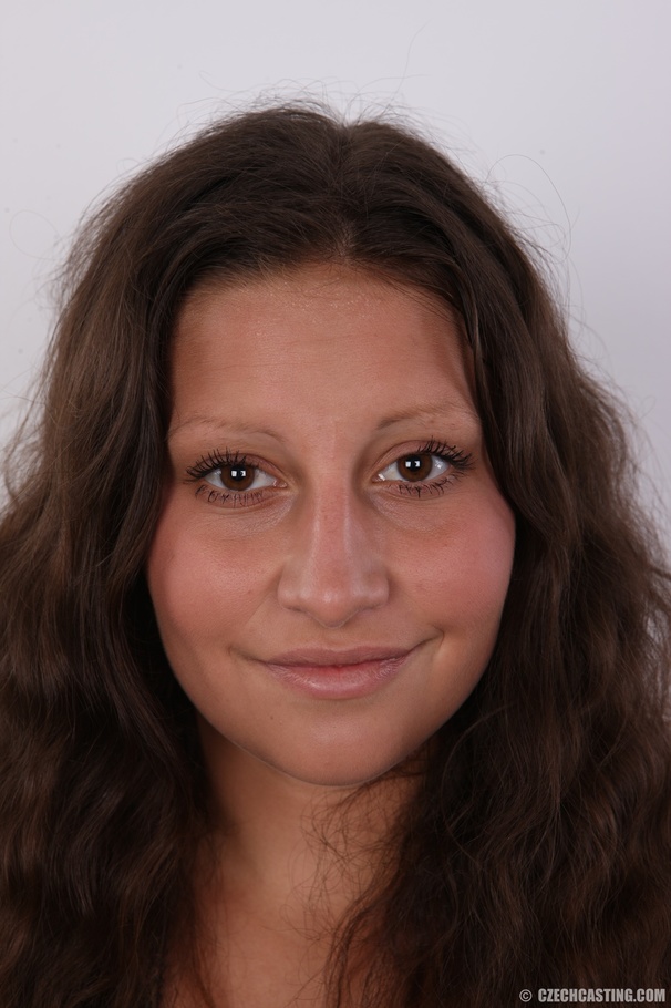 Happy cute chick displays her sexiness mode - XXX Dessert - Picture 1