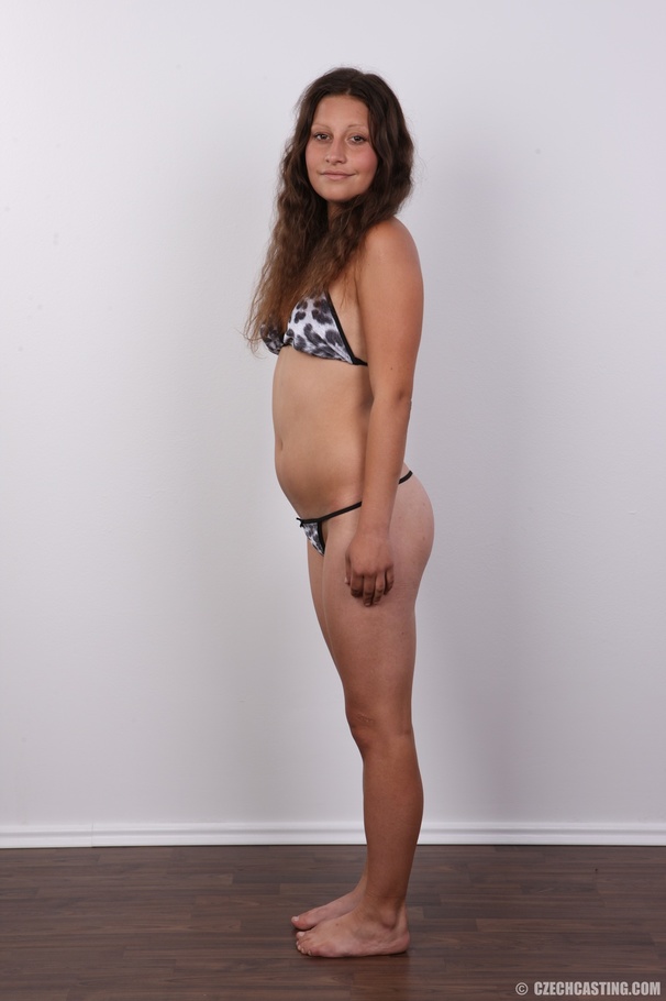 Happy cute chick displays her sexiness mode - XXX Dessert - Picture 6