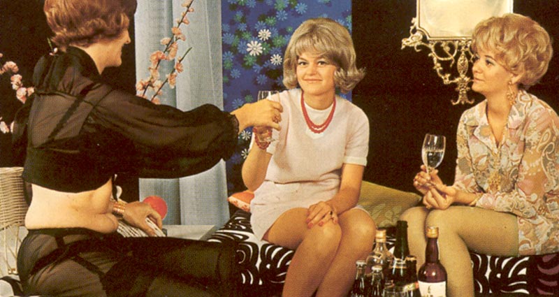 Hairy seventies lesbians with some big stra - XXX Dessert - Picture 2