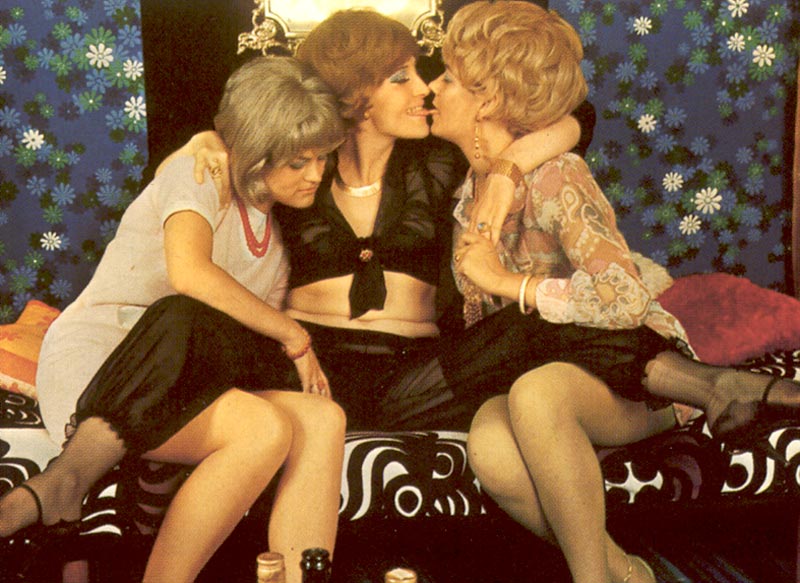 Hairy seventies lesbians with some big stra - XXX Dessert - Picture 3