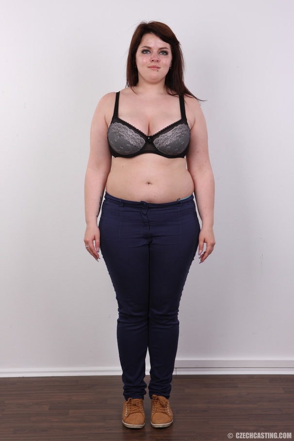 Chubby red hair babe shows cute fat ass, bi - XXX Dessert - Picture 3