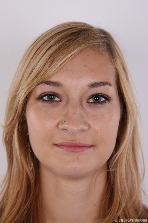 Sexy shaped slender chick with right curves - XXX Dessert - Picture 1