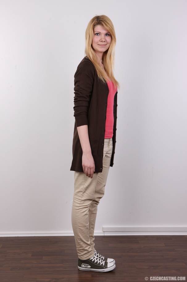 Tall slim blonde with tempting body shape s - XXX Dessert - Picture 3
