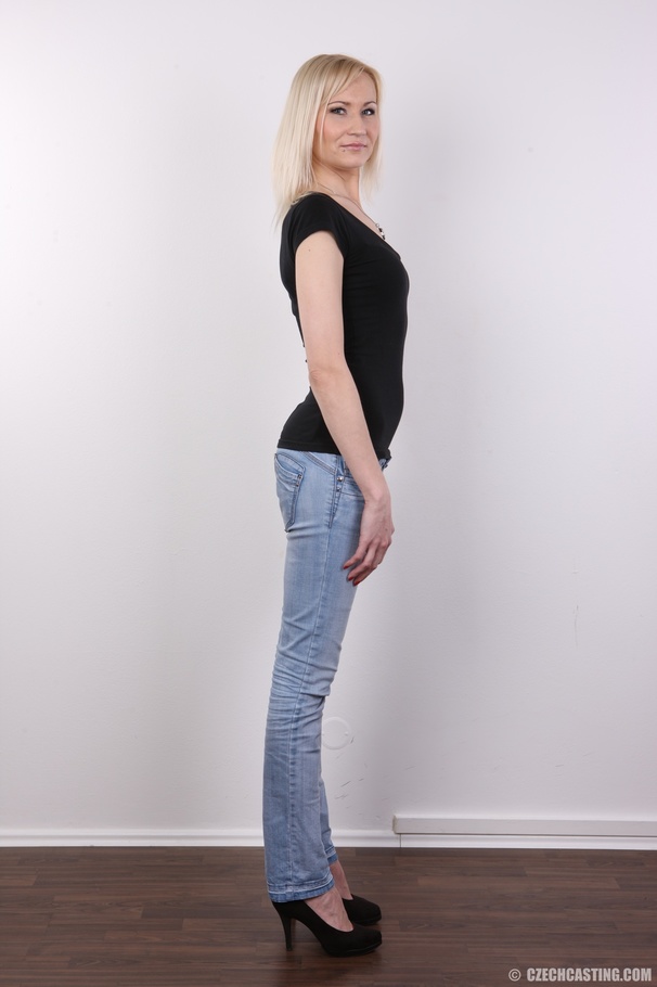 Hot looking blonde with firm butt shows sex - XXX Dessert - Picture 3