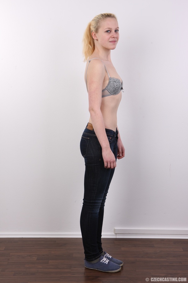 Young sweet skinned blonde shows sexy small - XXX Dessert - Picture 4