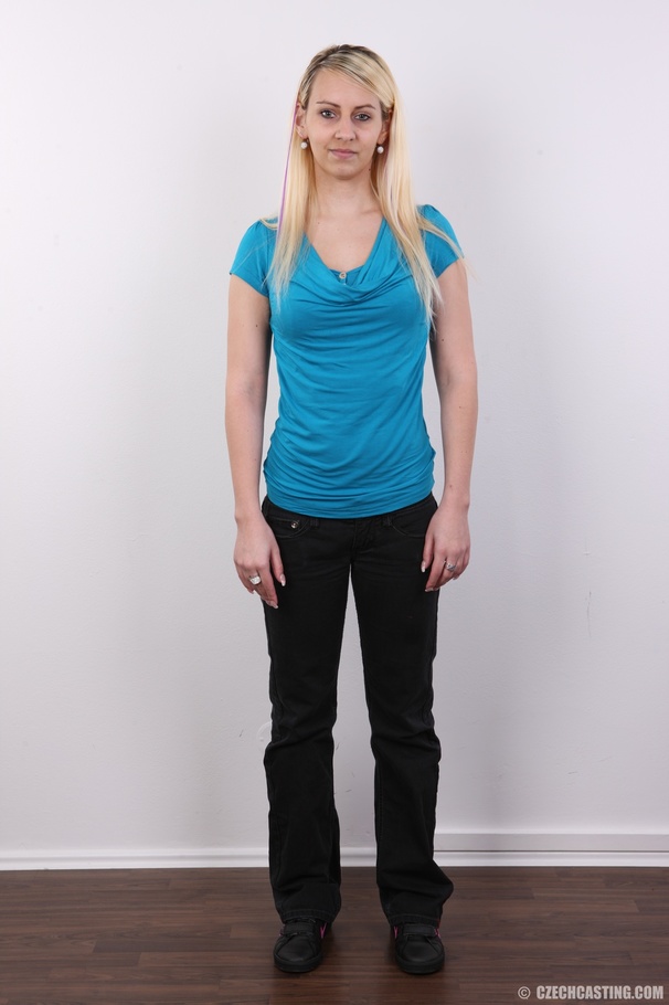 Tattooed slim sexy blonde shows hot pair of - XXX Dessert - Picture 2