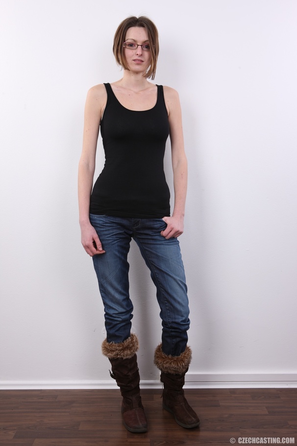 Chick with short hair and glasses has amazi - XXX Dessert - Picture 2