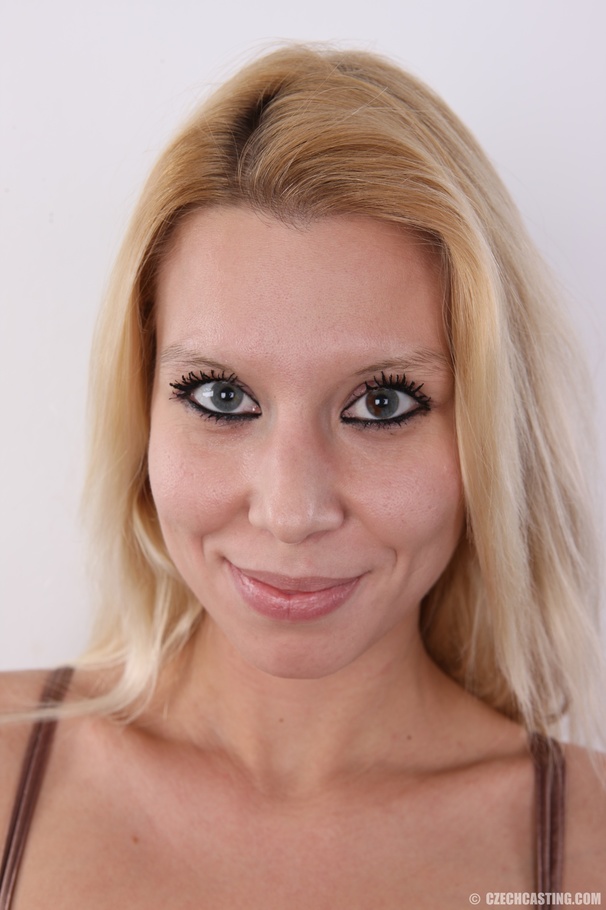 Sweet booty on display as sexy blonde goes  - XXX Dessert - Picture 1