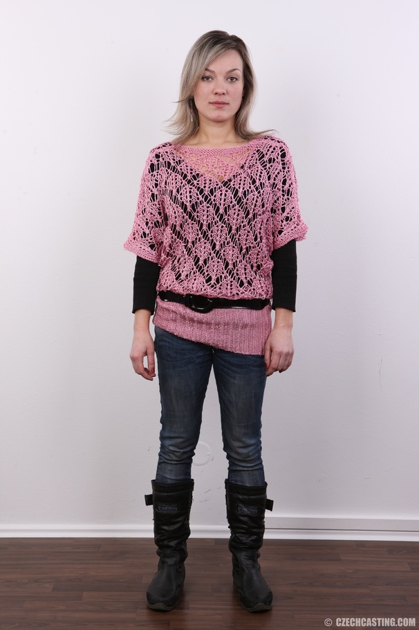 Beautifully shaped sex model shows off her  - XXX Dessert - Picture 2