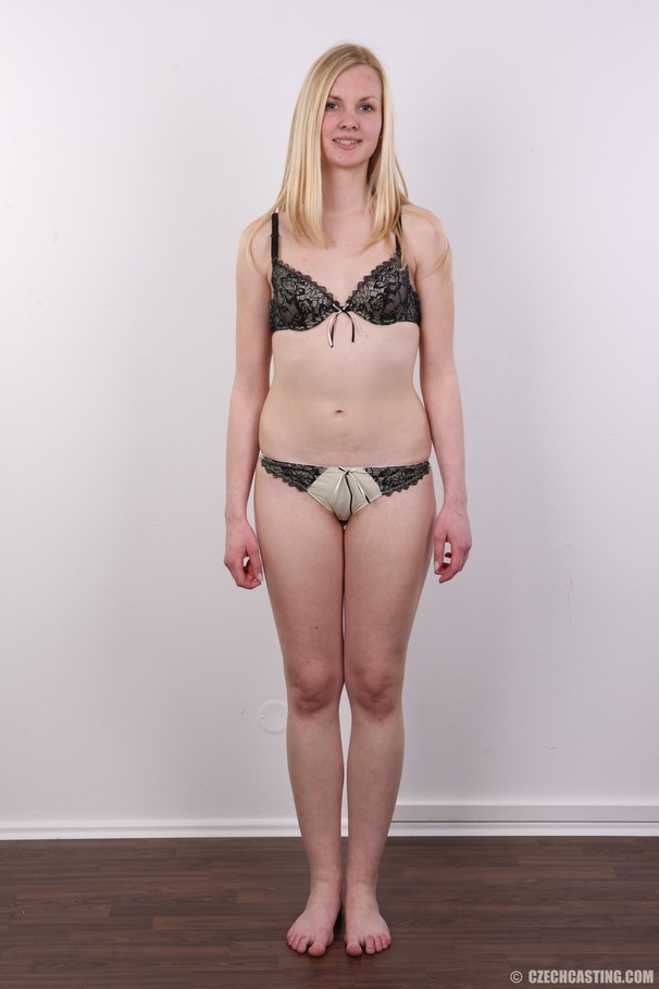 Young sweet looking blonde with cute legs s - XXX Dessert - Picture 5