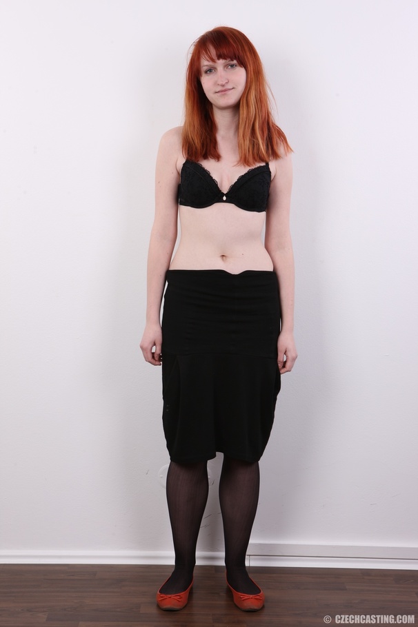 Bright colored red hair chick displays slim - XXX Dessert - Picture 3