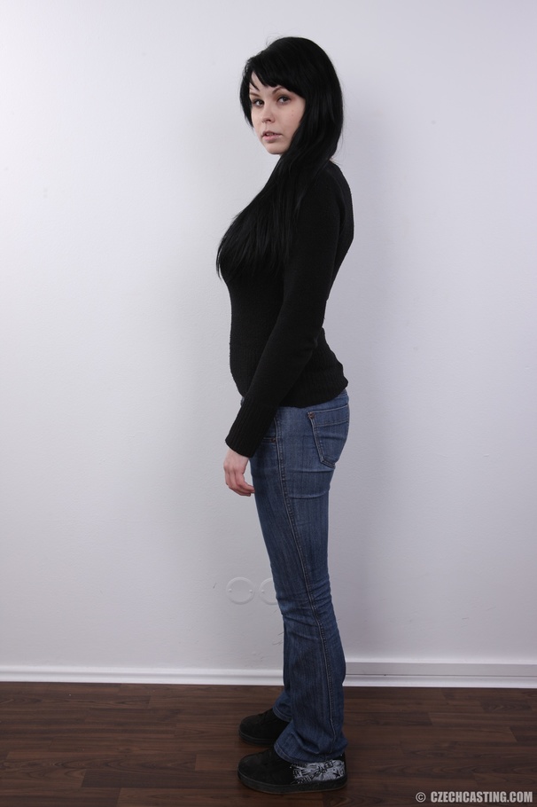 Young black hair slim chick has extra sized - XXX Dessert - Picture 3