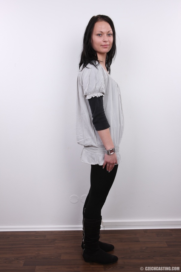 Young sweet shaped chick with sexy skin sho - XXX Dessert - Picture 3