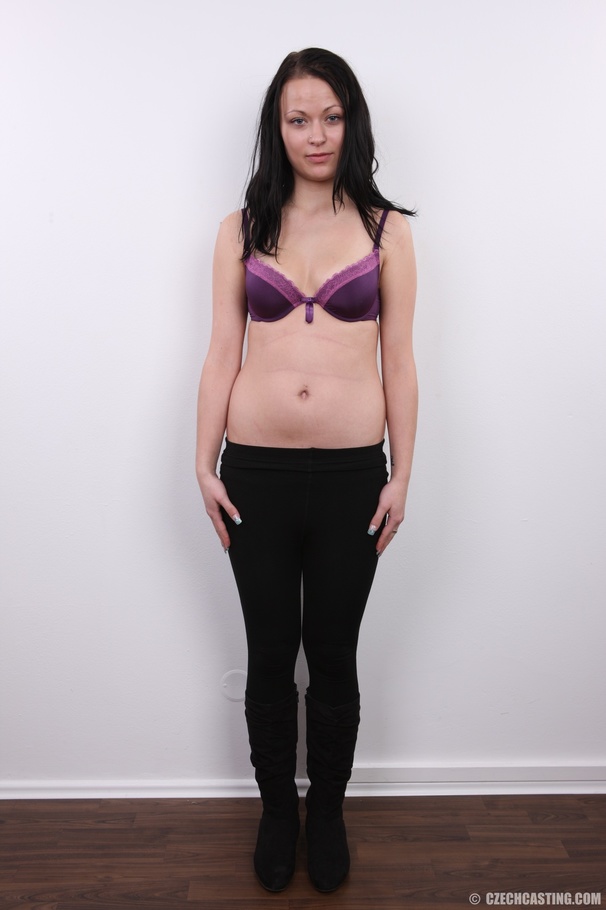 Young sweet shaped chick with sexy skin sho - XXX Dessert - Picture 4