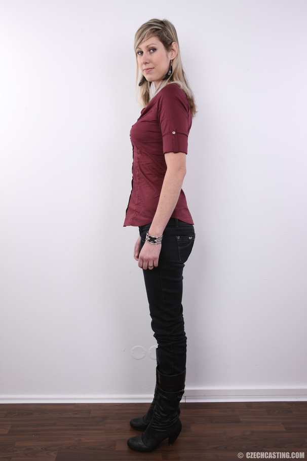 Tall cute lusty butt babe with long cute le - XXX Dessert - Picture 2