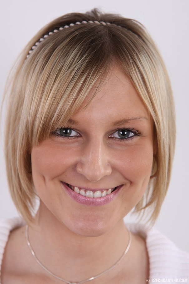 Fresh blonde teen strips to uncover lusty b - XXX Dessert - Picture 1