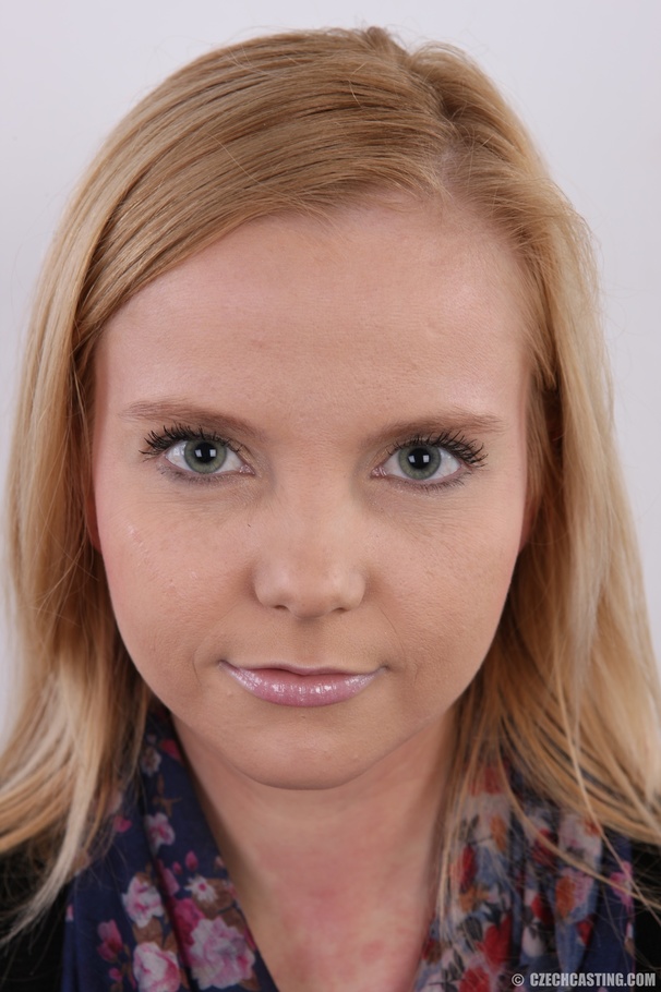 Young fresh and pretty blonde shows her chi - XXX Dessert - Picture 1