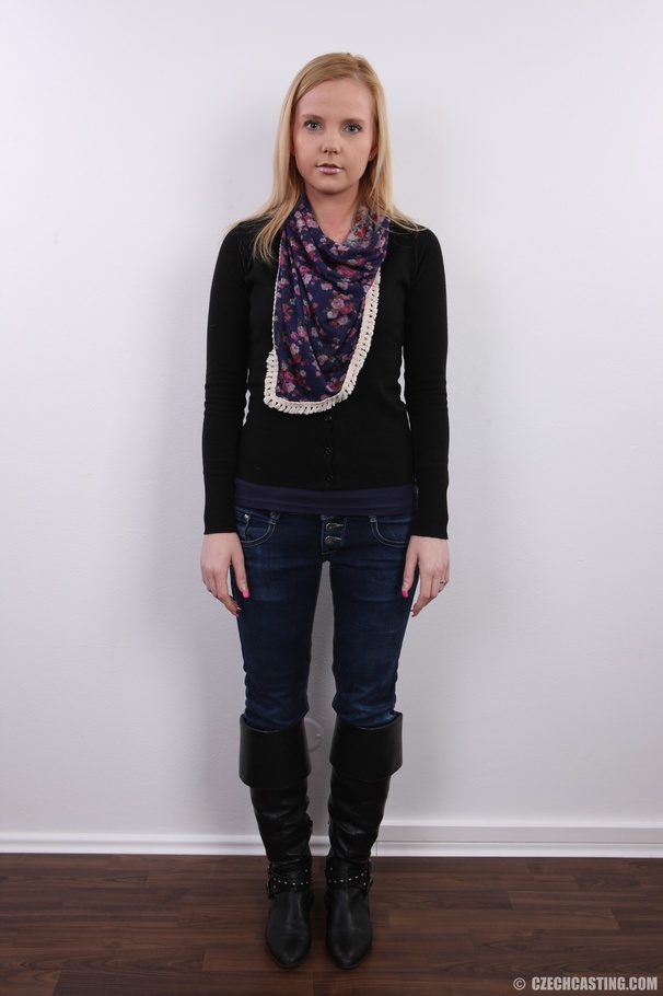 Young fresh and pretty blonde shows her chi - XXX Dessert - Picture 2