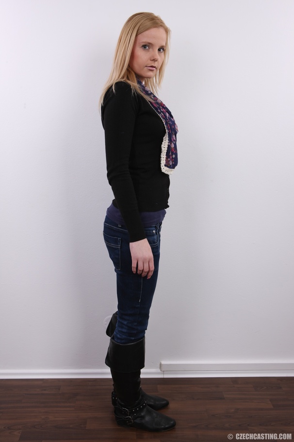 Young fresh and pretty blonde shows her chi - XXX Dessert - Picture 3