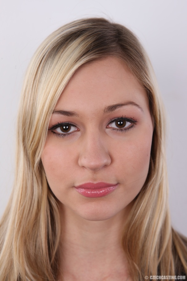 Sexy shaped blonde with sweet smile and bod - XXX Dessert - Picture 1