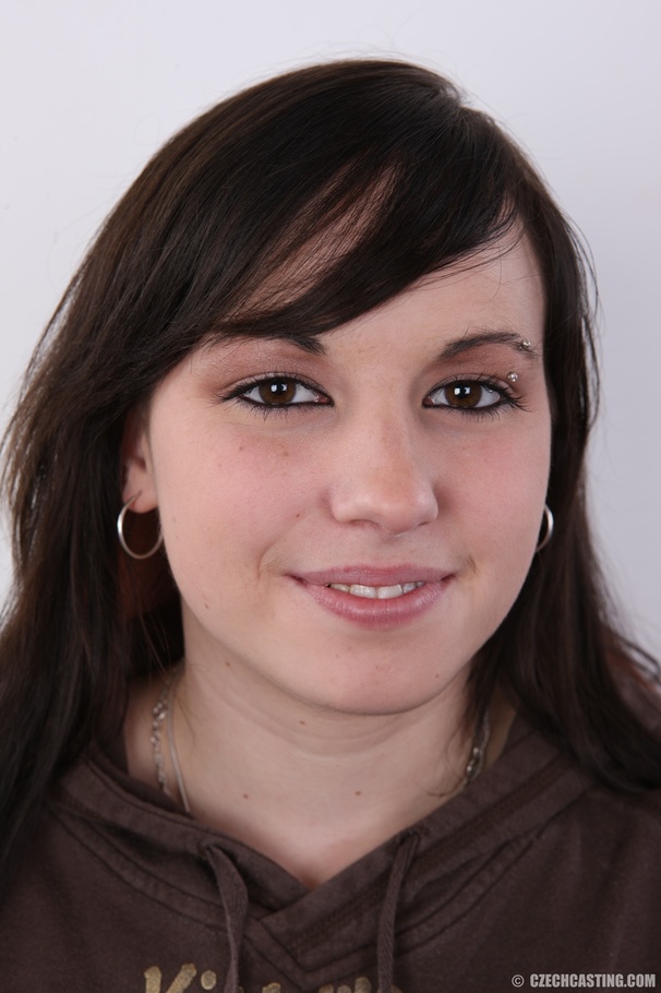 Young fresh likable babe shows off lusty bo - XXX Dessert - Picture 1