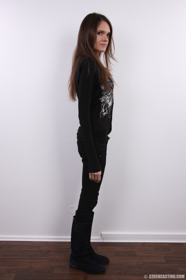 Slender brunette with hot butt and slender  - XXX Dessert - Picture 3