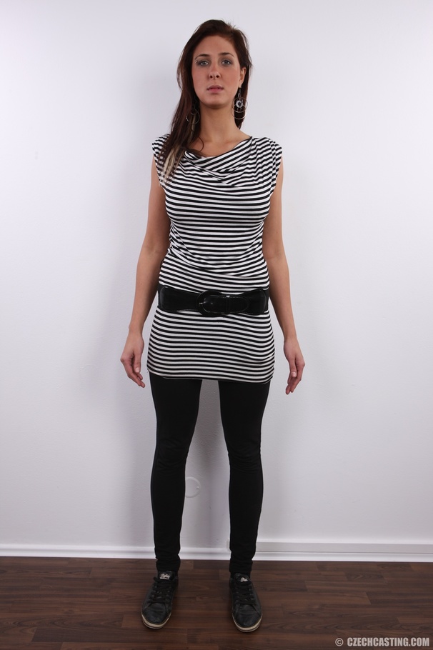 Seductive pretty girl with cute eyes show b - XXX Dessert - Picture 3