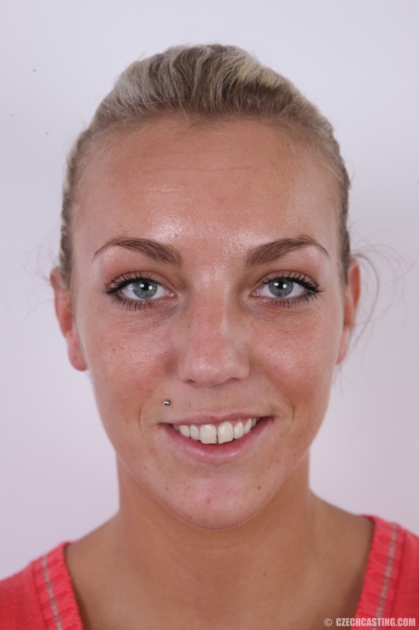 Sweet small tits blonde shows butt and sexy - XXX Dessert - Picture 1