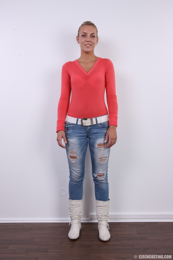 Sweet small tits blonde shows butt and sexy - XXX Dessert - Picture 3