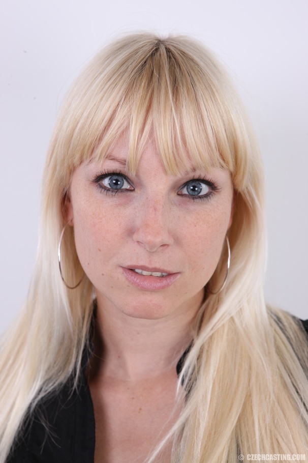 Divine looking blonde with sexy curves, swe - XXX Dessert - Picture 1