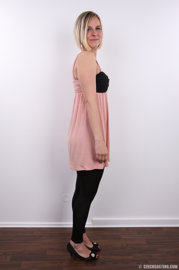 Interesting looking blonde with sexy shape  - XXX Dessert - Picture 3