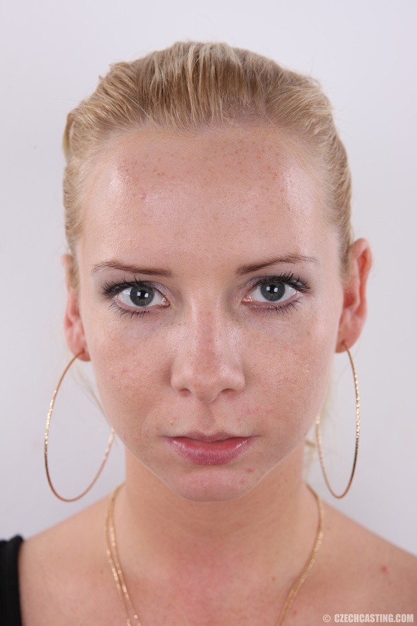 Young blonde chick with impressive bouncy b - XXX Dessert - Picture 1