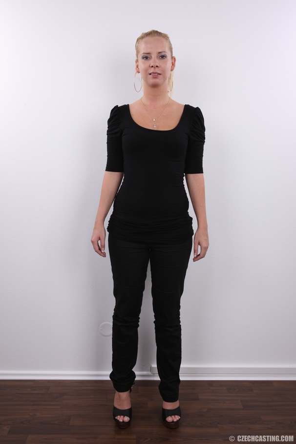 Young blonde chick with impressive bouncy b - XXX Dessert - Picture 2