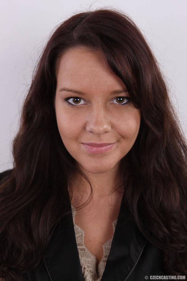 Plump cute faced brunette with sweet big ti - XXX Dessert - Picture 1