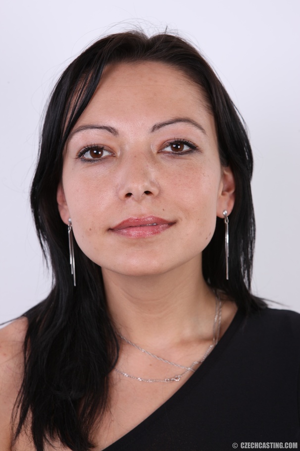 Petite cute chick with interesting features - XXX Dessert - Picture 1