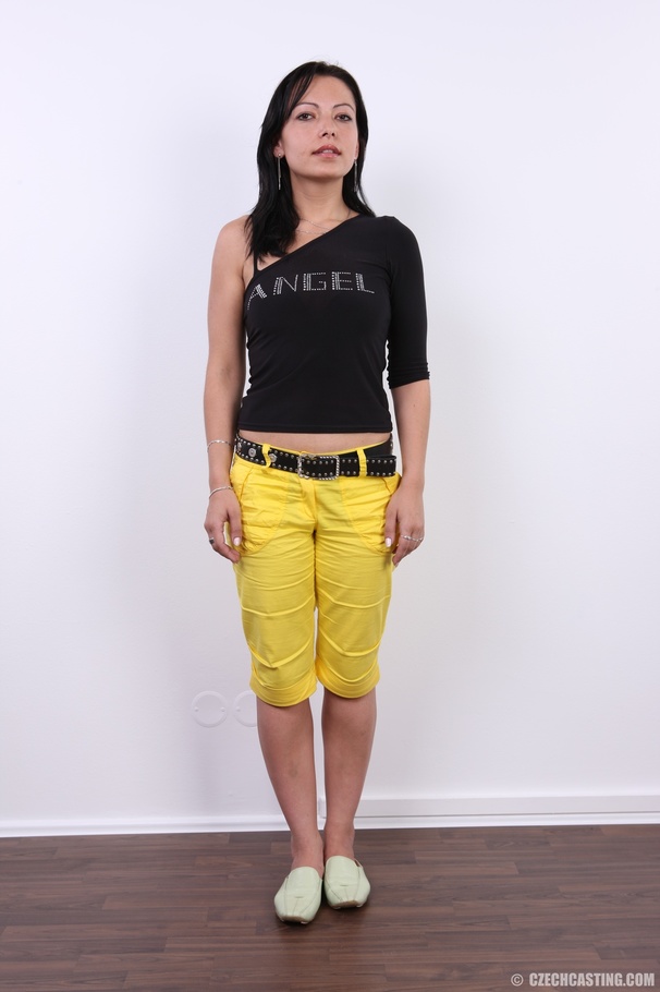 Petite cute chick with interesting features - XXX Dessert - Picture 3