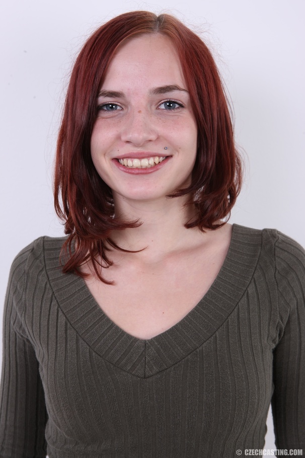 Hot young red head with sweet butt cheeks,  - XXX Dessert - Picture 2