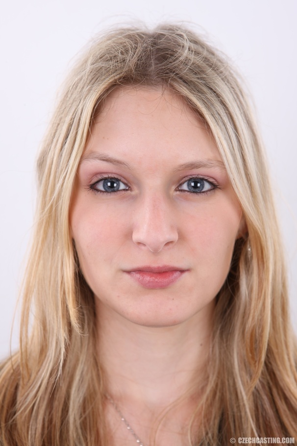 Well shaped young blonde beauty shows off f - XXX Dessert - Picture 1