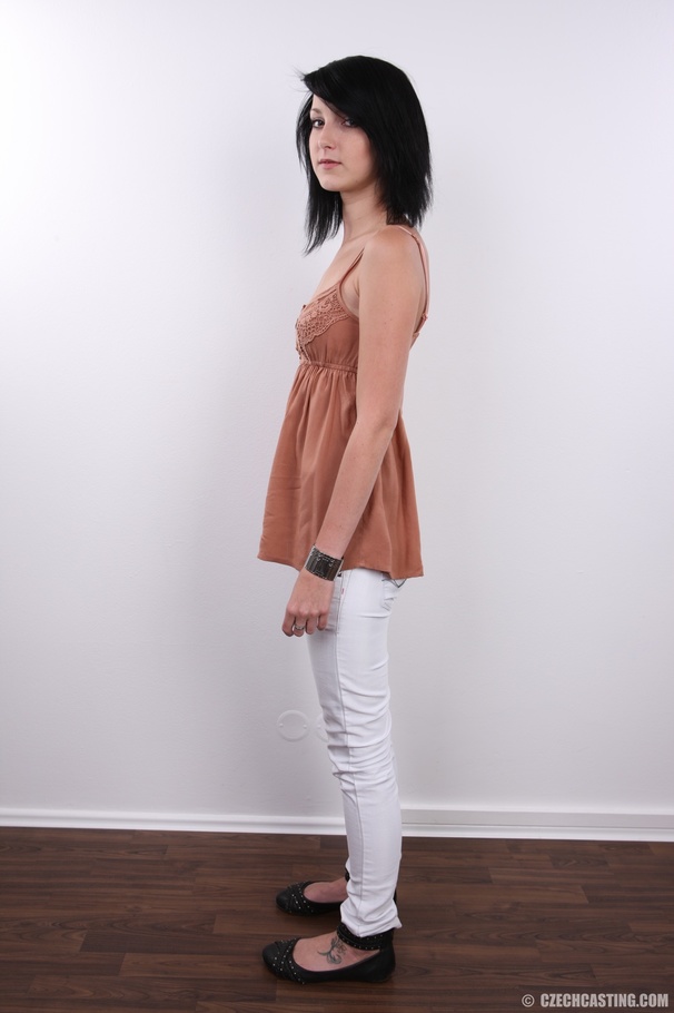 Cute princess of erotica shows sweet curves - XXX Dessert - Picture 3