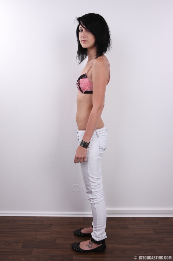 Cute princess of erotica shows sweet curves - XXX Dessert - Picture 6