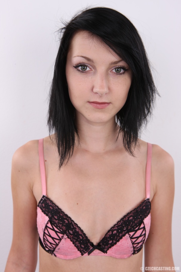 Cute princess of erotica shows sweet curves - XXX Dessert - Picture 7