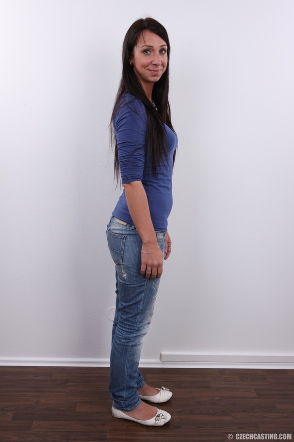 Smiling tanned chick with cute ting tits, h - XXX Dessert - Picture 4