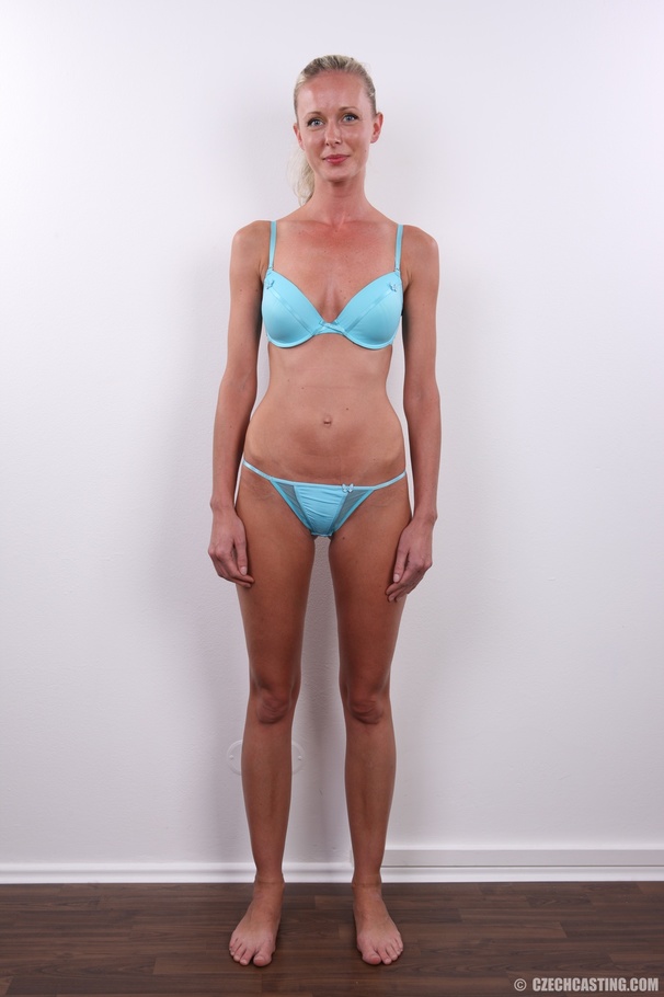 Slim and seductive blonde looking innocent  - XXX Dessert - Picture 7