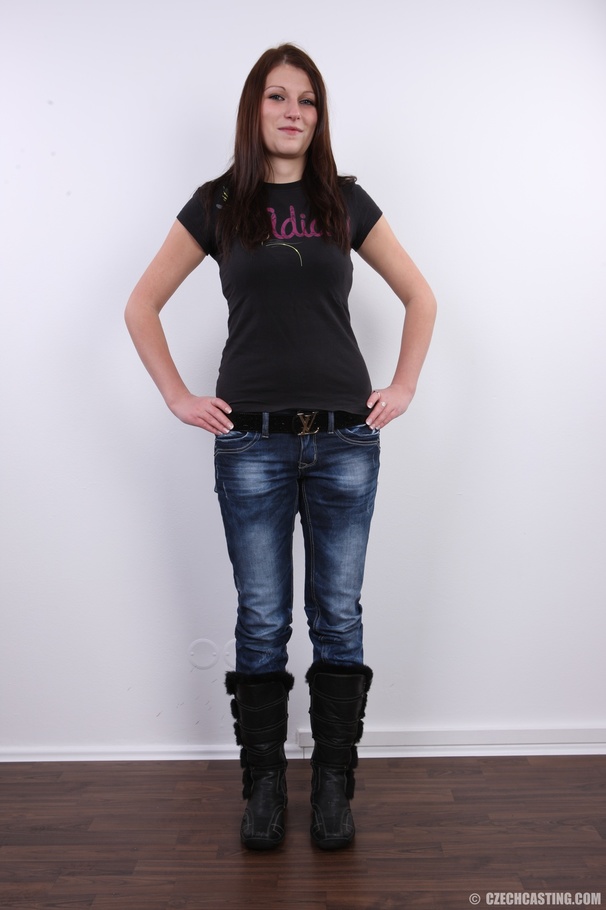 Passionate looking brunette with sexy tits, - XXX Dessert - Picture 3