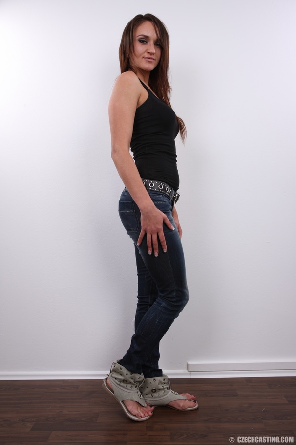 Sexy enticing chick with seductive eyes sho - XXX Dessert - Picture 3