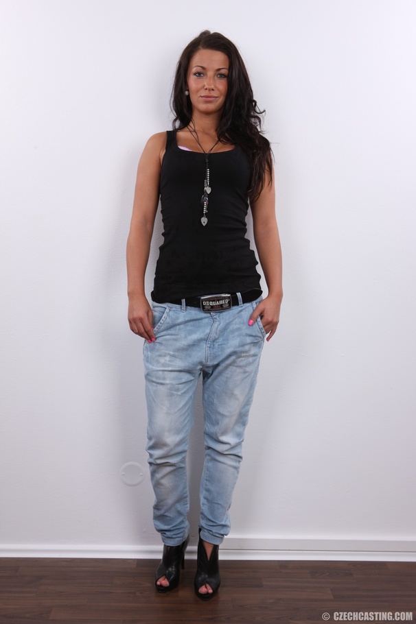 Charming tan seductive goddess shows hot ti - XXX Dessert - Picture 2