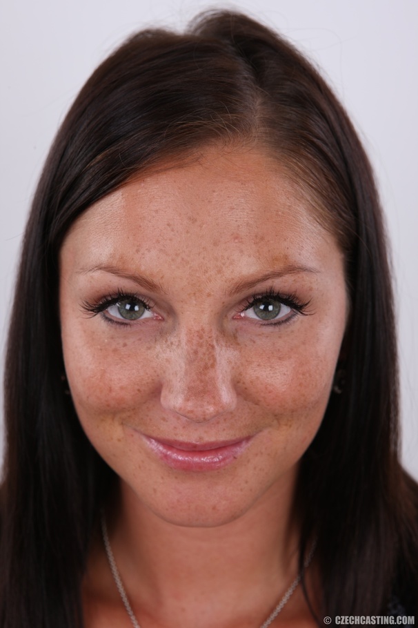 Well shaped sexy brunette with inviting boo - XXX Dessert - Picture 1