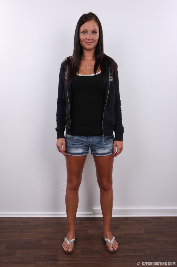 Well shaped sexy brunette with inviting boo - XXX Dessert - Picture 2