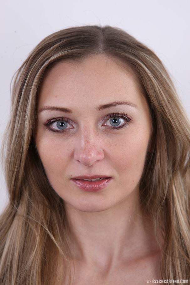 Experienced blonde looking for action revea - XXX Dessert - Picture 1